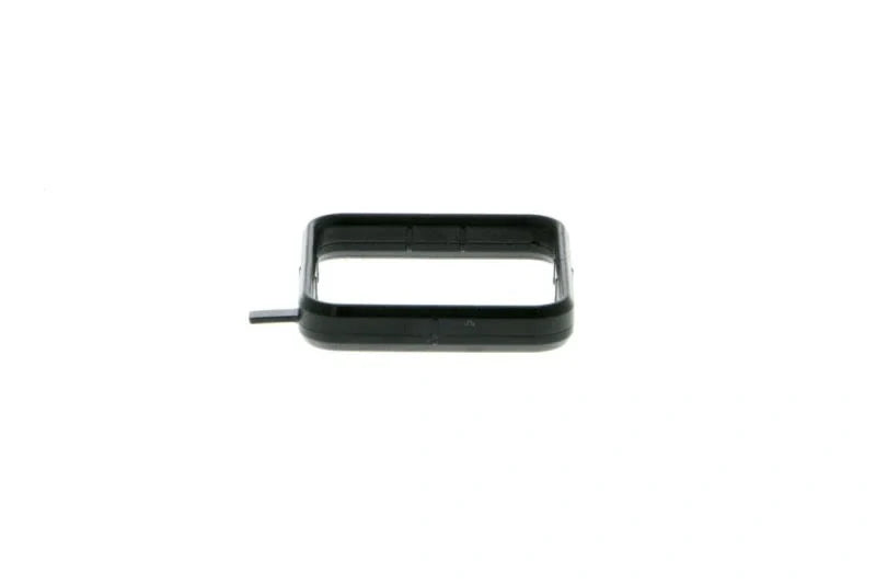BMW M57 head coolant outlet 11122247744 – angle view 5