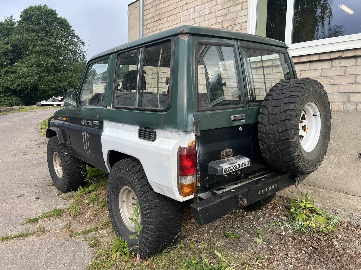 Toyota Land Cruiser 70 Off-Road Project 1986