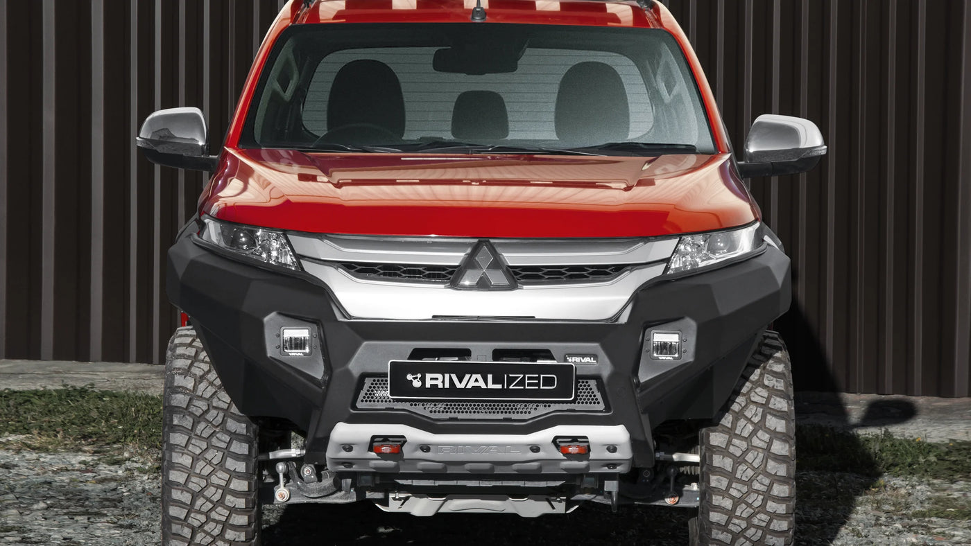 L200 equipped with off-road gear | FastMotion