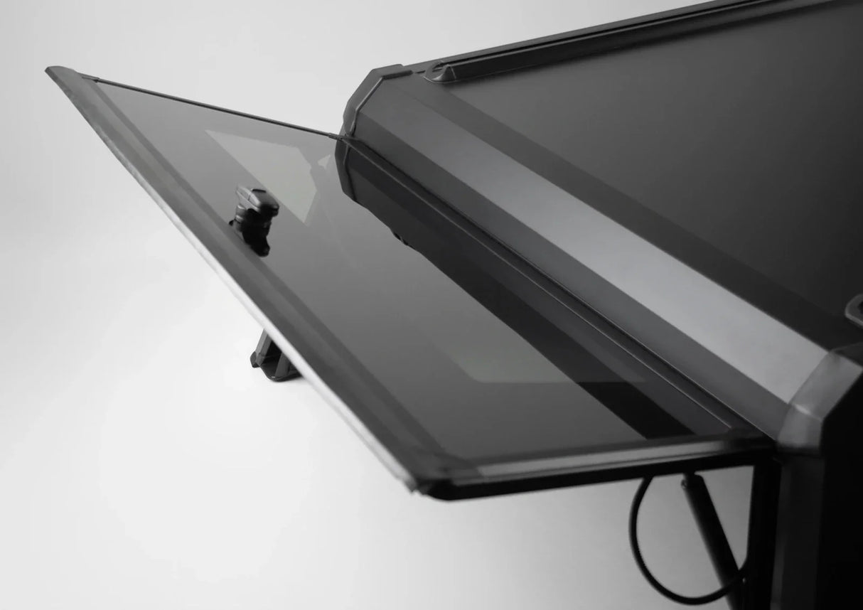 Volkswagen Amarok 2023 double cab aluminum canopy window detail