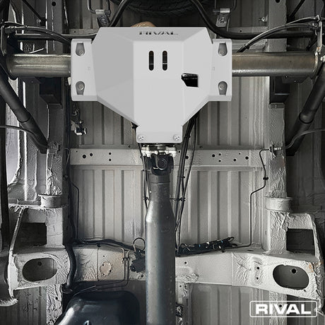 Mercedes-Benz Sprinter – Differential RIVAL 4x4 differential skid plate – underbody protection detail view
