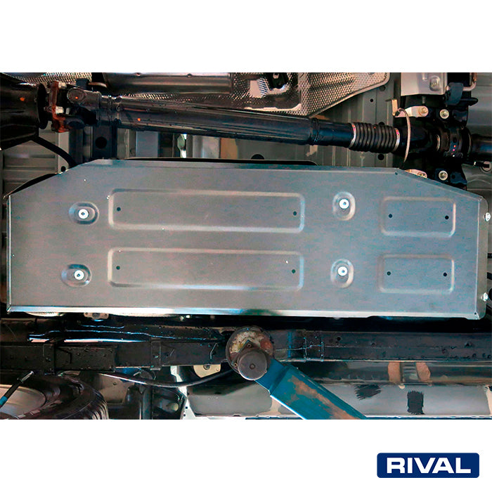 Toyota Hilux Revo – Fuel Tank RIVAL 4x4 fuel tank skid plate – underbody protection detail view