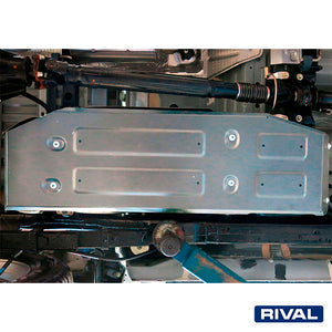 Toyota Hilux Revo – Fuel Tank RIVAL 4x4 fuel tank skid plate – underbody protection detail view