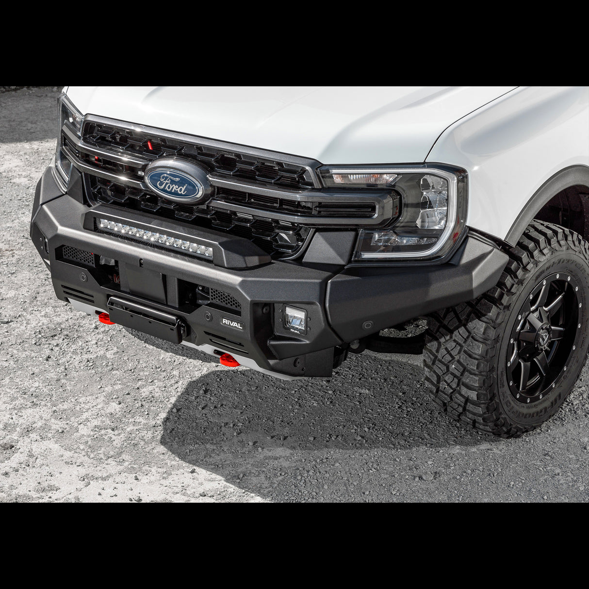 Ford Ranger (2022) RIVAL 4x4 aluminum front bumper – off-road protection installed view