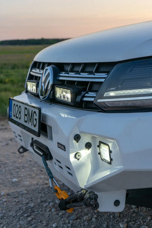 Volkswagen Amarok Rival4x4 front view – lifted off-road build