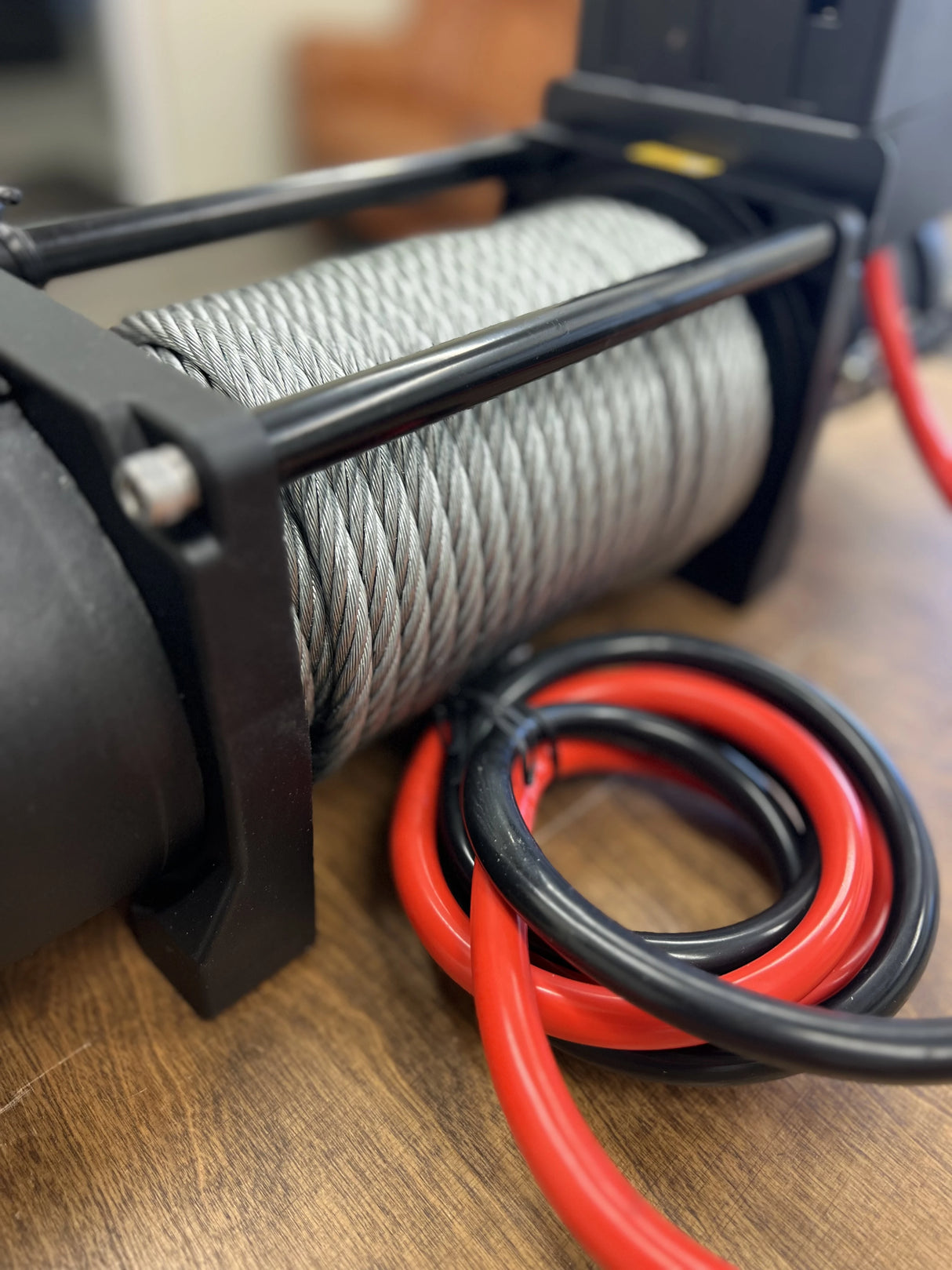ComeUp GIO electric winch – close-up product detail view