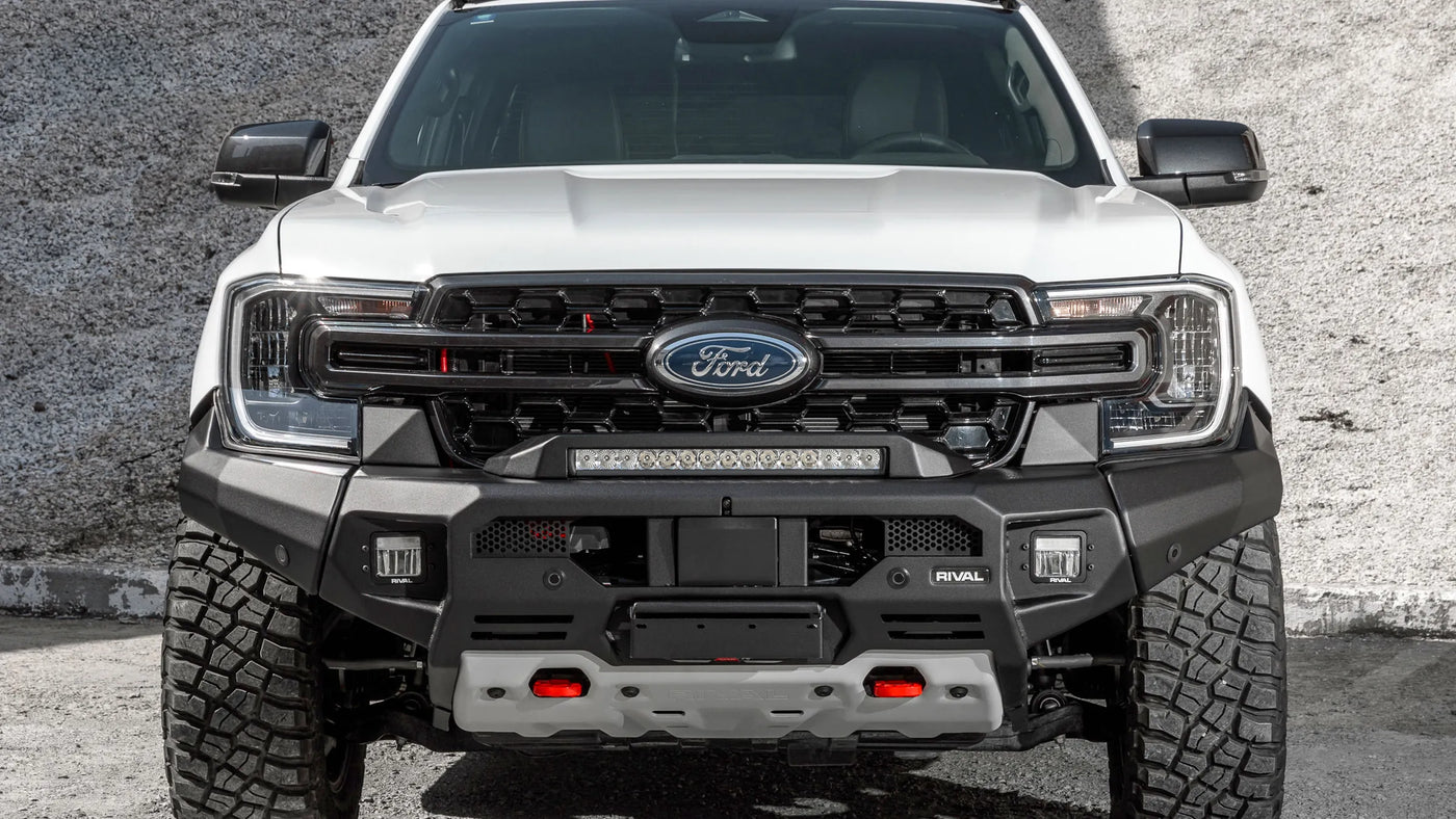 Ford Ranger equipped with off-road gear | FastMotion