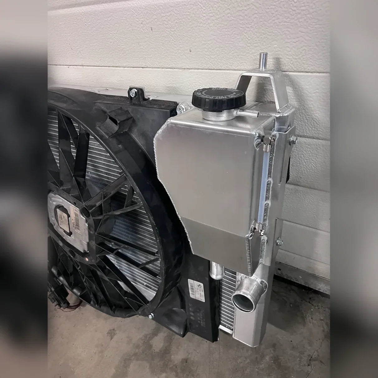 Heavy-duty cooling bundle for high-performance and off-road vehicles