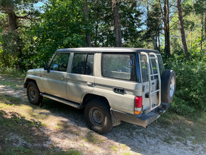 Land Cruiser 79 rear left view – off-road