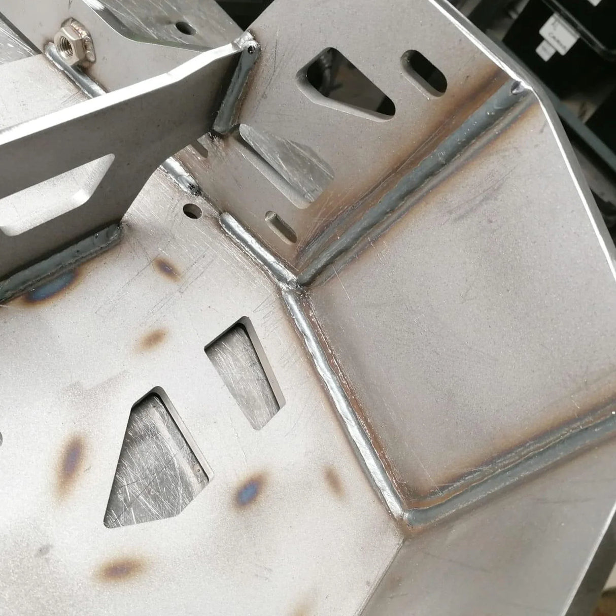 Overland-G Aluminum Front Bumper build winch mount interior welds
