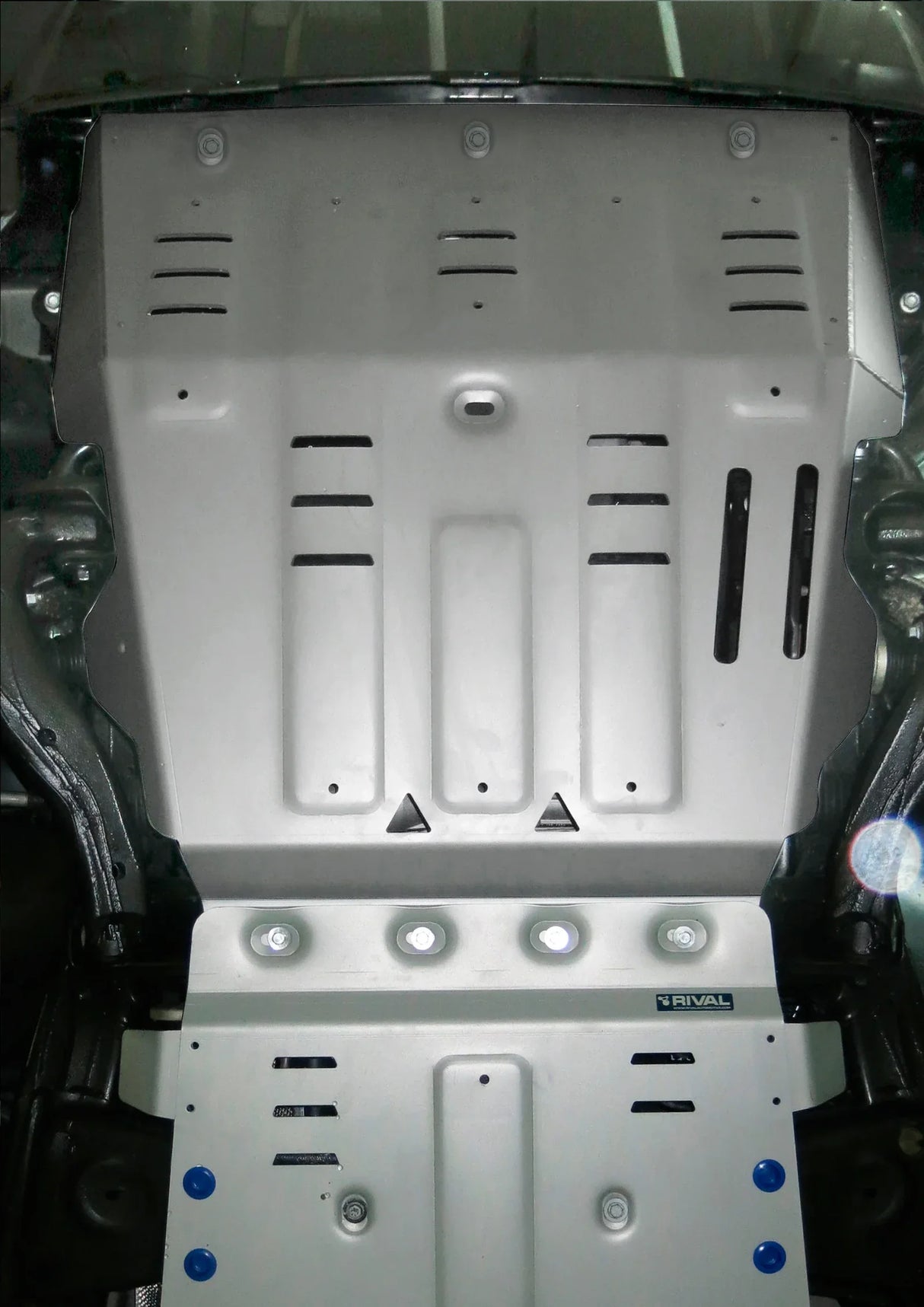 Volkswagen Amarok 2010–2021 radiator and engine skid plate installed
